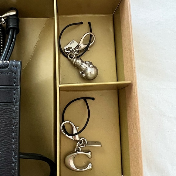 Brand new coach snowman wallet set - Picture 3 of 4